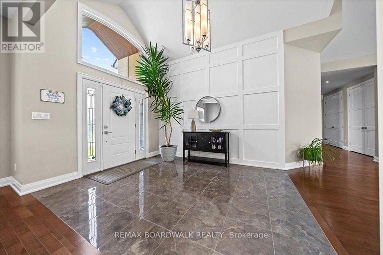 29292036/1610-linkland-court/cumberland-estates/ottawa/ontario/K4C0A5_4