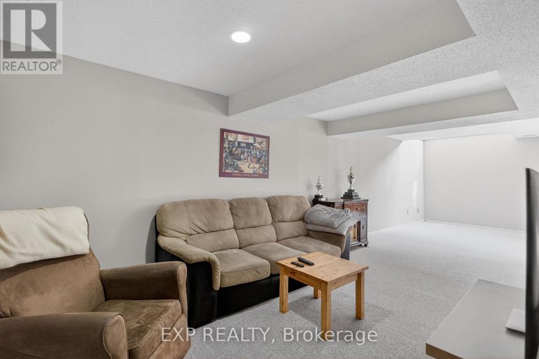 29536083/43-hummingbird-crescent/cedargrovefraserdale/ottawa/ontario/K2J3A5_31