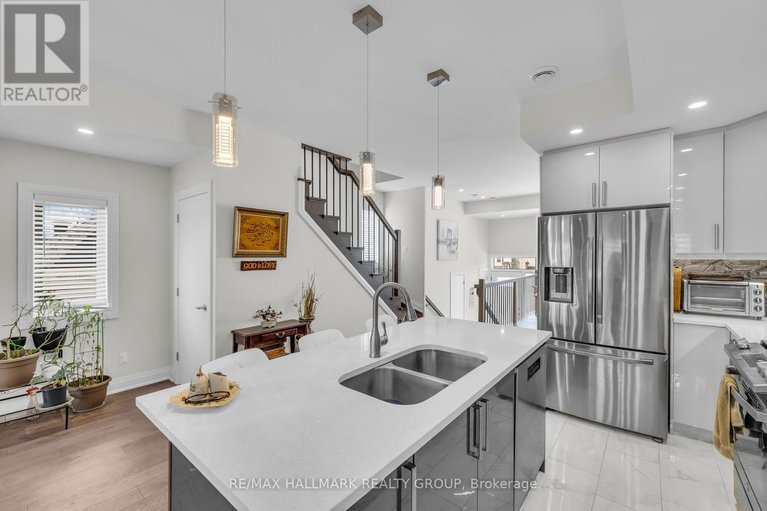 29687153/165-longpre-street/vanier/ottawa/ontario/K1L7J5_11