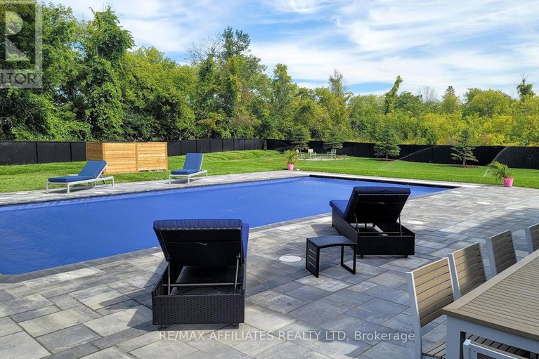 28084122/724-mcmanus-avenue/manotick-village-manotick-estates/ottawa/ontario/K4M0B2_50