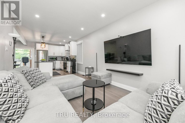 28892803/381-north-river-road/vanier/ottawa/ontario/K1L8C3_9