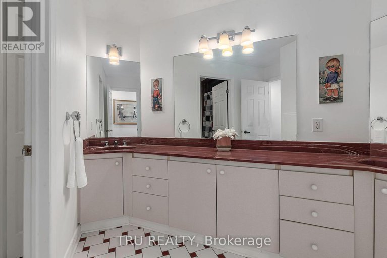 29057130/403-bank-street/ottawa/ontario/K2P1Y6_25