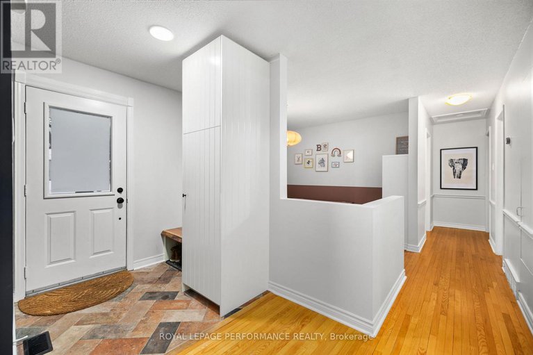 29278776/39-fielding-court/riverside-park-south/ottawa/ontario/K1V7H2_14