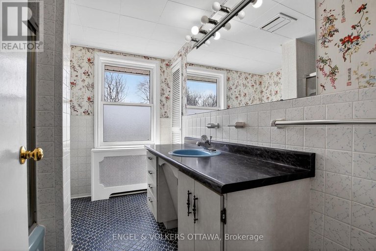 29587308/193-cunningham-avenue-s/applewood-acres/ottawa/ontario/K1H6A7_31