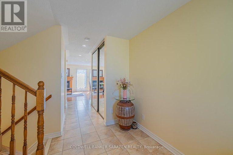 28532595/116-whernside-terrace-w/morgans-grantsouth-march/ottawa/ontario/K2W0C7_6