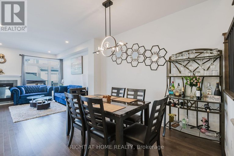 28523248/669-cordelette-circle-e/mer-bleuebradley-estatesanderson-park/ottawa/ontario/K1W0P2_11