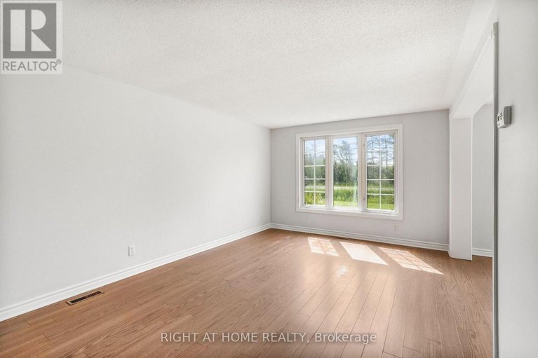 29647350/353-russell-road/clarencerockland-twp/clarence-rockland/ontario/K0A2A0_17