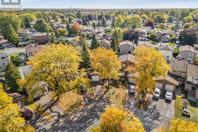 28956681/1454-deavy-way/bilberry-creekqueenswood-heights/ottawa/ontario/K1E2W8_32