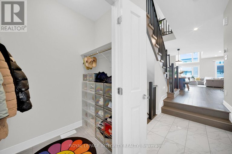 29227761/1078-lunar-glow-crescent/riverside-southgloucester-glen/ottawa/ontario/K4M0J8_5