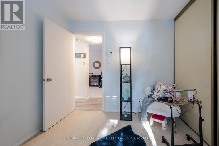 29371186/302-318-lorry-greenberg-drive/hunt-club-parkgreenboro/ottawa/ontario/K1T2R5_28