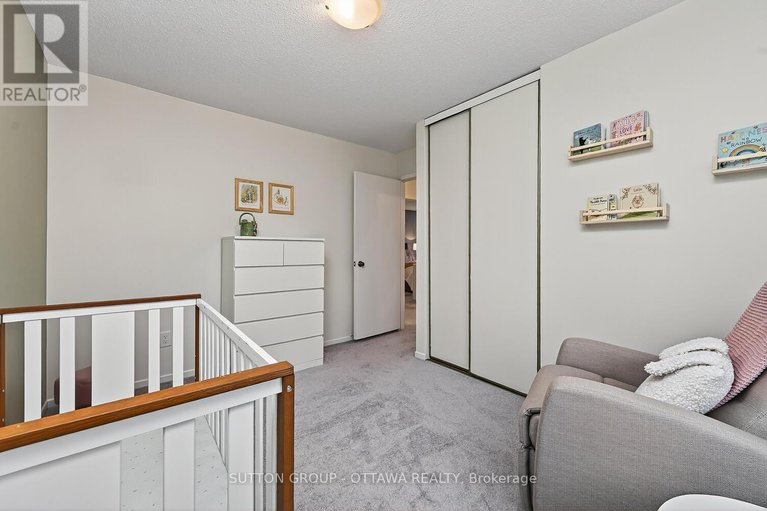 29116675/1-bayside-private/mooneys-bayriverside-park/ottawa/ontario/K1V9R3_19