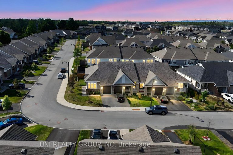 28692572/247-maygrass-way/remainder-of-stittsville-area/ottawa/ontario/K2S2K9_3
