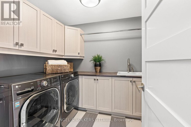 28035177/110-gray-willow-place/manotick-village-manotick-estates/ottawa/ontario/K4M0B3_32