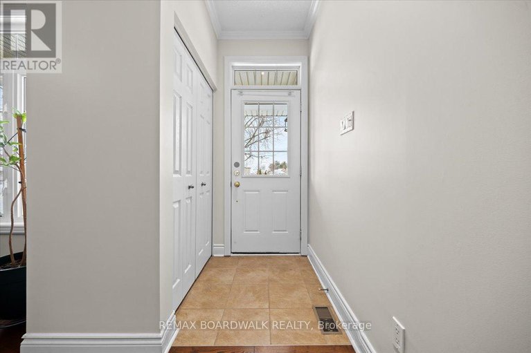 29377756/108-jade-street/town-of-rockland/clarence-rockland/ontario/K4K0C9_3