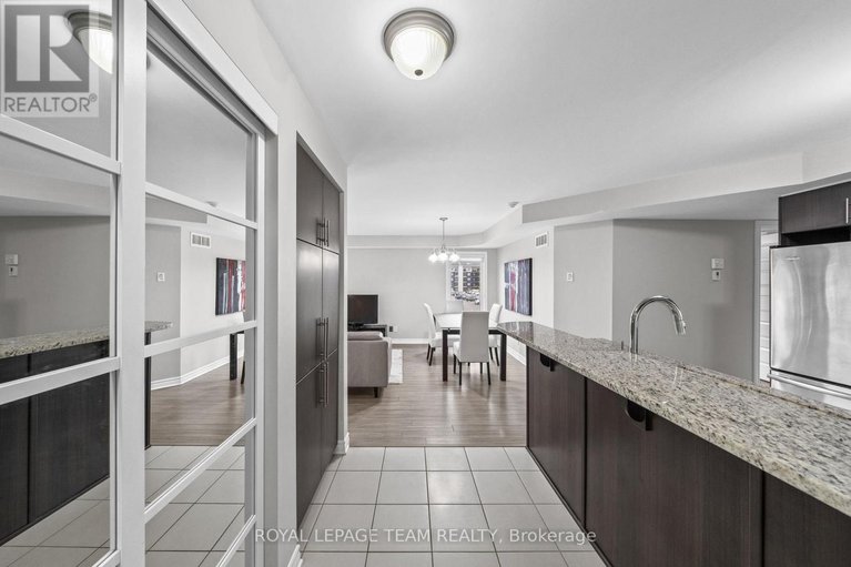 29684994/6-215-bluestone-private/avalon-west/ottawa/ontario/K4A0X7_6
