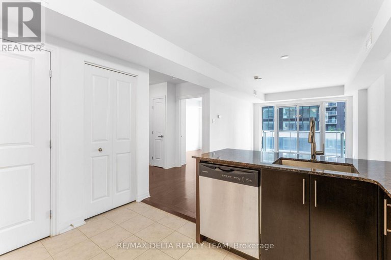 28453209/403-242-rideau-street/sandy-hill/ottawa/ontario/K1N0B7_7