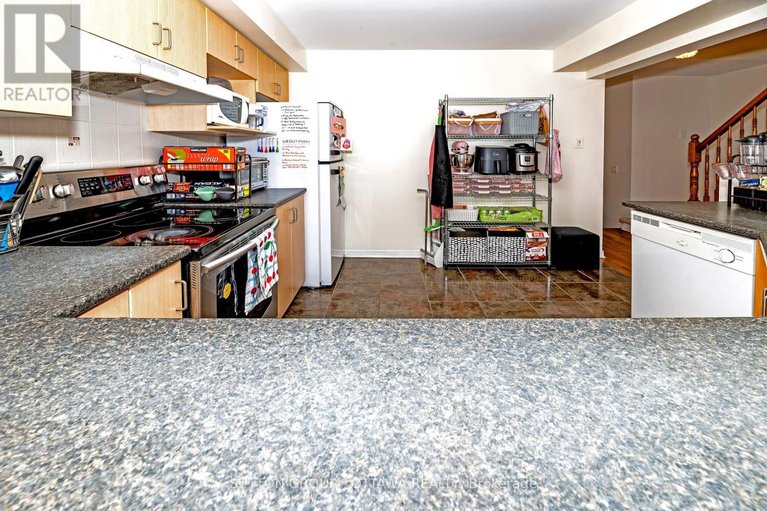 29530917/110-chartley-private/ridgemont/ottawa/ontario/K1V2J6_9