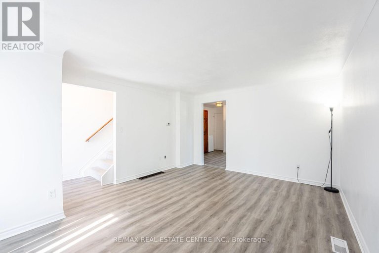 29227015/231-perth-street/brockville/brockville/ontario/K6V5E7_7