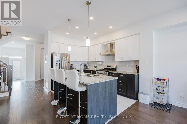 28523248/669-cordelette-circle-e/mer-bleuebradley-estatesanderson-park/ottawa/ontario/K1W0P2_15