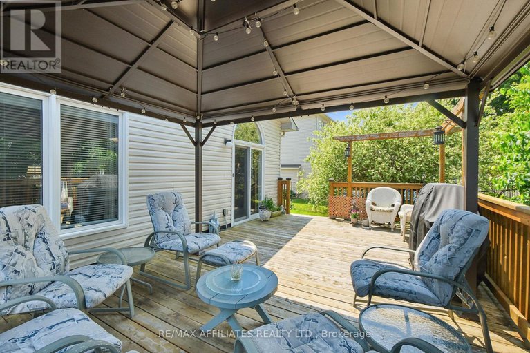 28426822/176-topaze-crescent/town-of-rockland/clarence-rockland/ontario/K4K0E2_46