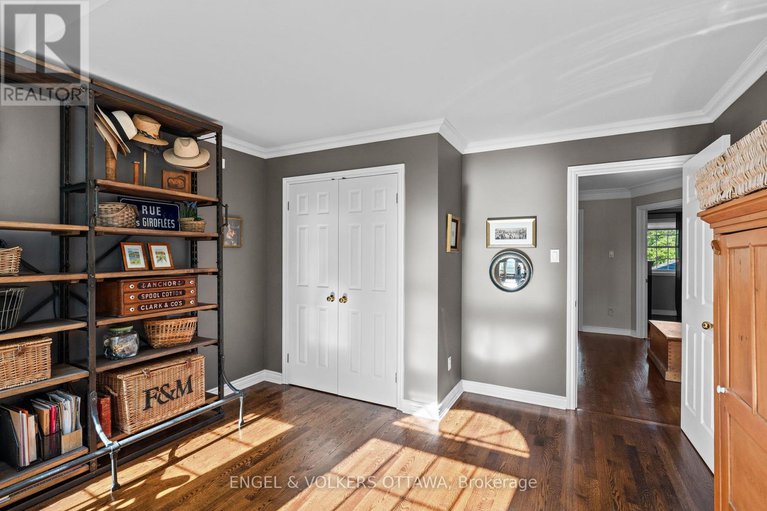 28790851/5557-pettapiece-crescent/manotick-village-manotick-estates/ottawa/ontario/K4M1C5_41