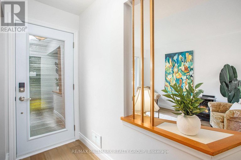 28828284/2088-bangor-street/elmvale-acresurbandale/ottawa/ontario/K1G2X7_2