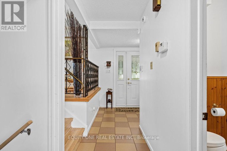 28495374/542-sirois-avenue/overbrookcastle-heights/ottawa/ontario/K1K1H4_9