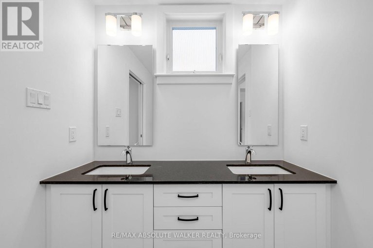 29279601/101-305-elizabeth-cosgrove-private/mer-bleuebradley-estatesanderson-park/ottawa/ontario/K1W0K6_29