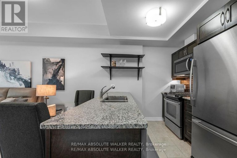 28639536/214-575-byron-avenue/mckellarhighland/ottawa/ontario/K2A1R7_9