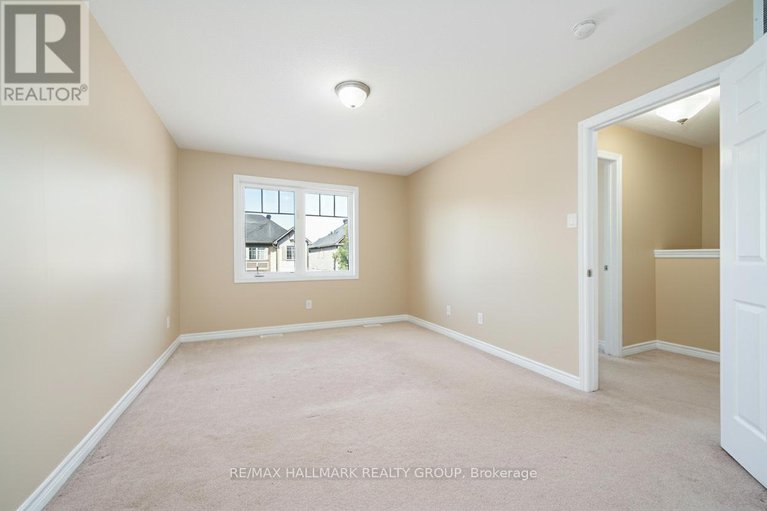 28978296/601-foxlight-circle/emerald-meadowstrailwest/ottawa/ontario/K2M0L9_26