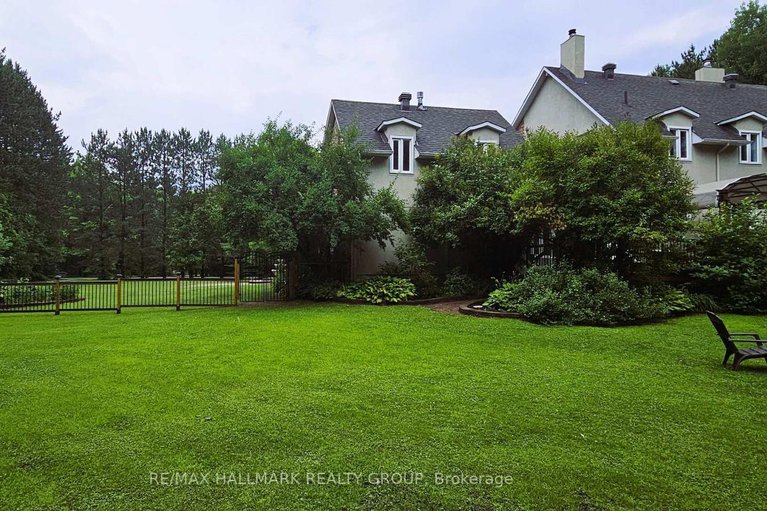28622759/1390-lough-drive/cumberland-estates/ottawa/ontario/K4C1A9_48