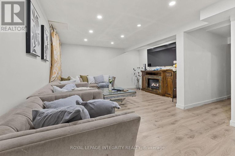 29000534/3485-mccarthy-road/hunt-clubwestern-community/ottawa/ontario/K1V8Z9_26