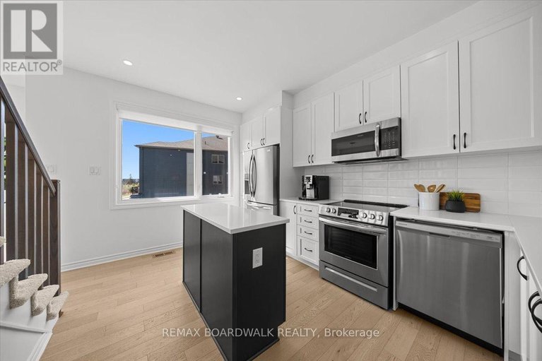 29641185/829-kiniw-private/cfb-rockcliffe-and-area/ottawa/ontario/K1K0P5_16