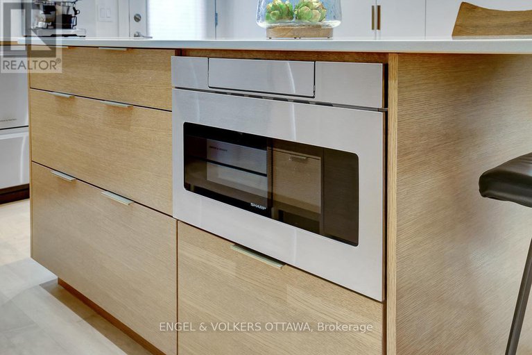 29300834/449-edison-avenue/mckellarhighland/ottawa/ontario/K2A1S5_20