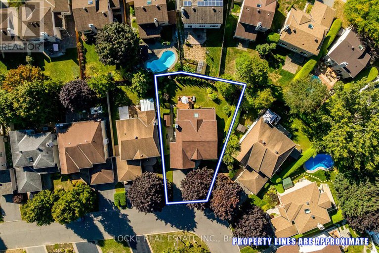 28873478/1668-sansonnet-street/mer-bleuebradley-estatesanderson-park/ottawa/ontario/K1C5Y6_3