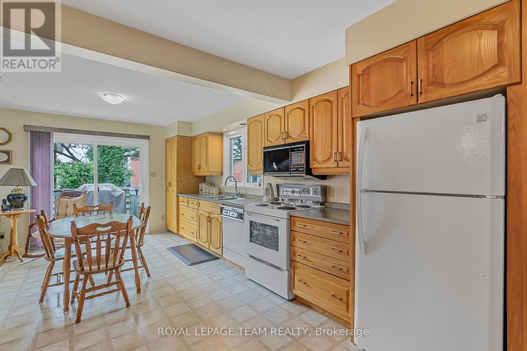 28480333/1166-castle-hill-crescent/copeland-park/ottawa/ontario/K2C2A8_7