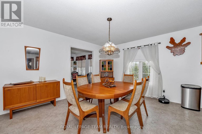 29475386/1961-manotick-station-road/osgoode-twp-north-of-reg-rd-6/ottawa/ontario/K0A2W0_9