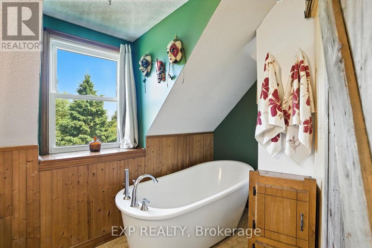 28525895/7800-34-highway/vankleek-hill/champlain/ontario/K0B1R0_18