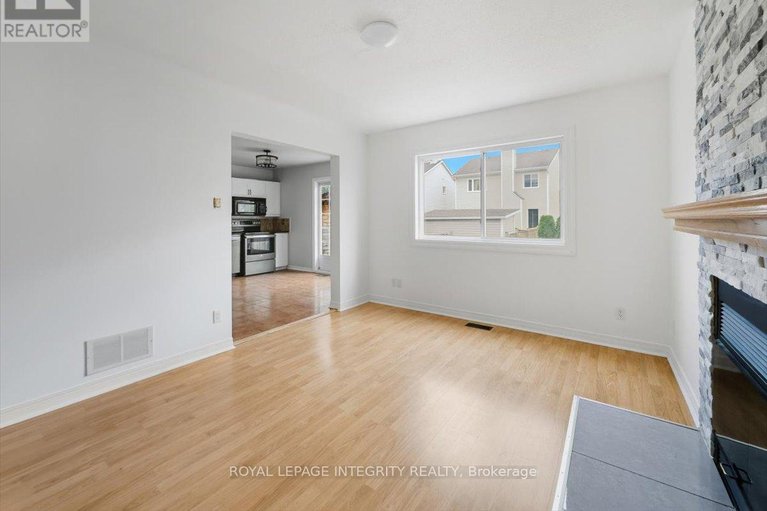 29060732/1791-tache-way/fallingbrookpineridge/ottawa/ontario/K4A2S7_13