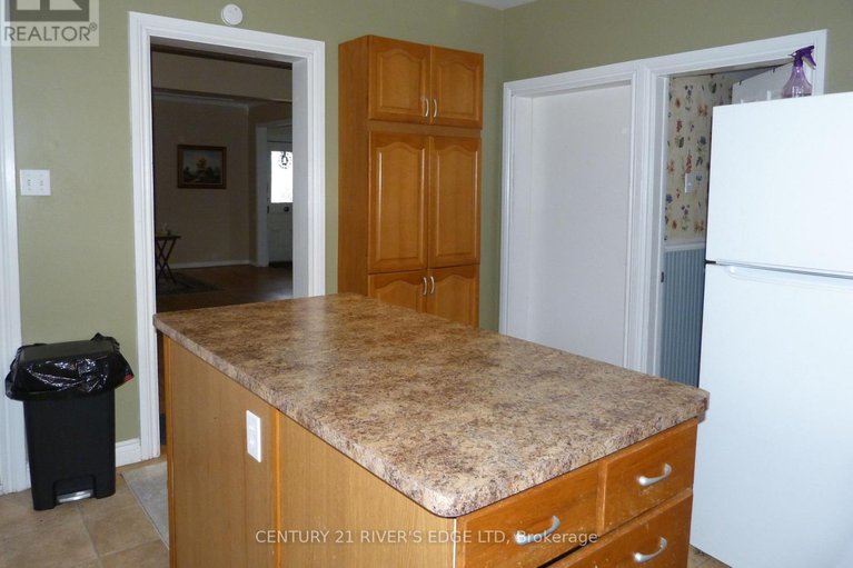 29471578/453-may-street/winchester/north-dundas/ontario/K0C2K0_12