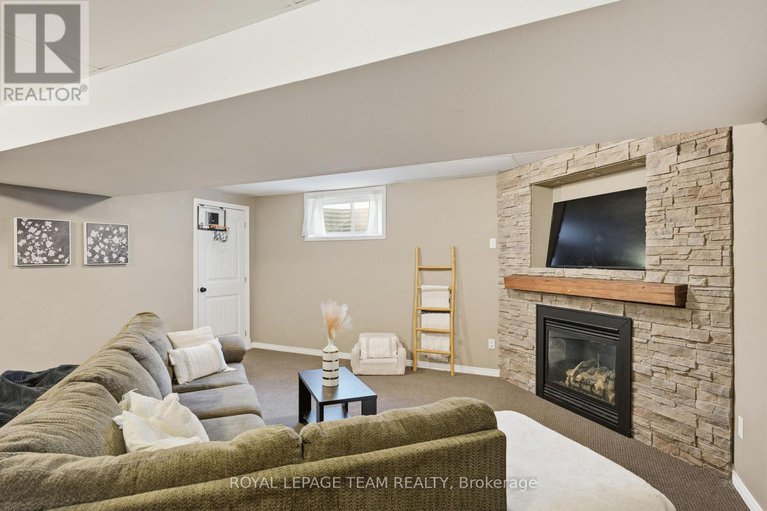 29081356/116-mclachlin-street-s/arnprior/arnprior/ontario/K7S3Y5_36