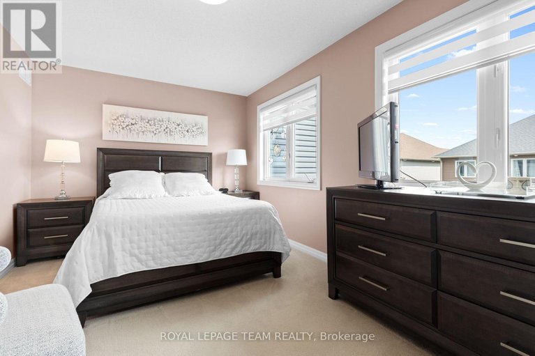 28549711/205-overberg-way/emerald-meadowstrailwest/ottawa/ontario/K2S0V7_17