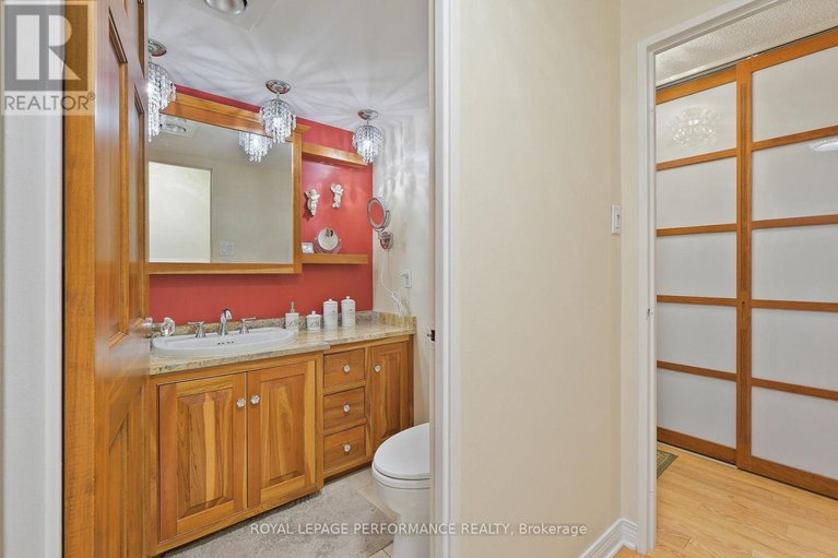 29666803/1003-71-somerset-street-w/ottawa-centregolden-triangle/ottawa/ontario/K2P2G2_37