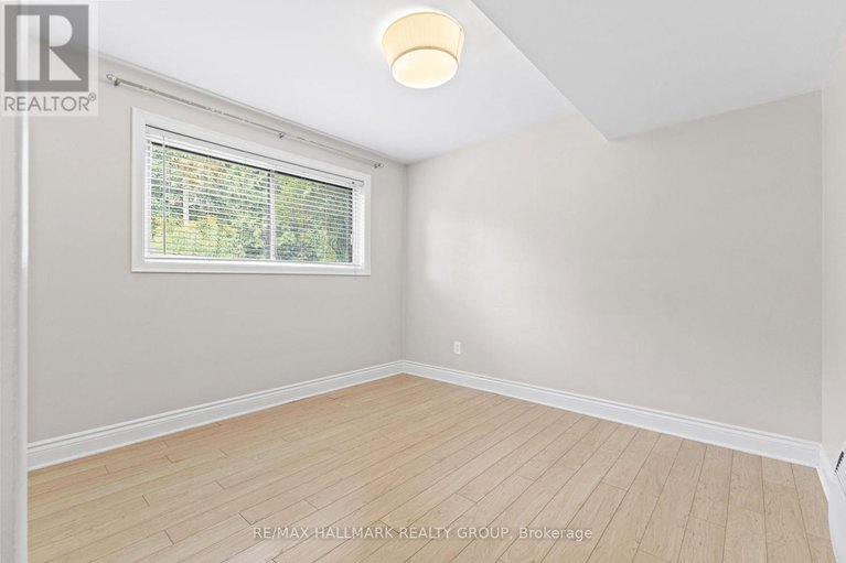 28791936/1215-1217-willowdale-avenue/alta-vista/ottawa/ontario/K1H7S5_27