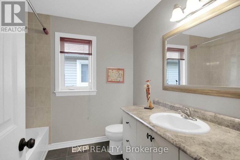 28328469/132-gracewood-crescent/blossom-parkkemp-parkfindlay-creek/ottawa/ontario/K1T0J5_41