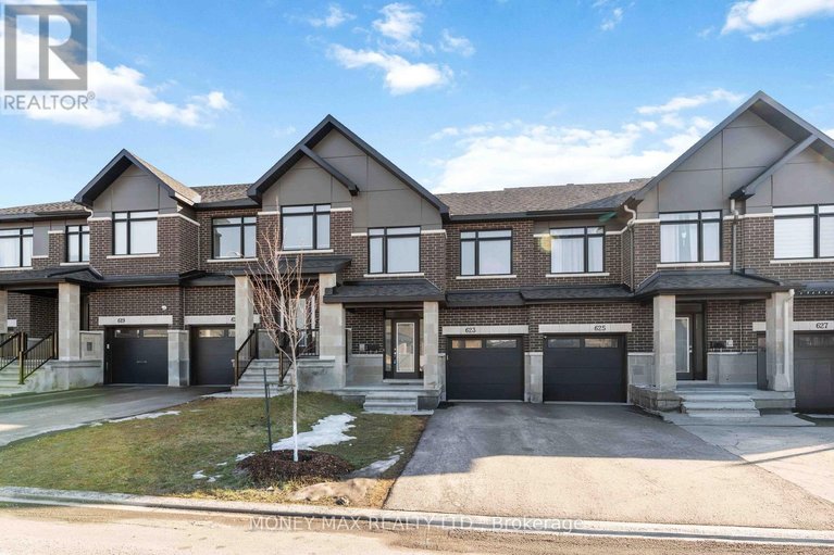 29471727/623-knotridge-street/mer-bleuebradley-estatesanderson-park/ottawa/ontario/K1W0C7_1