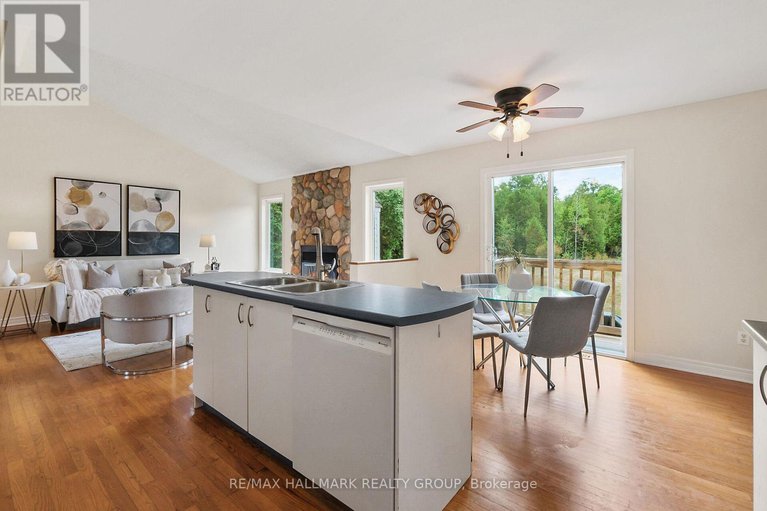 28810198/207-northcote-drive/beckwith-twp/beckwith/ontario/K7C0C4_28