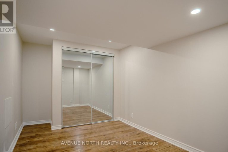 29032421/882-balsam-drive/chatelaine-village/ottawa/ontario/K1E1B5_27