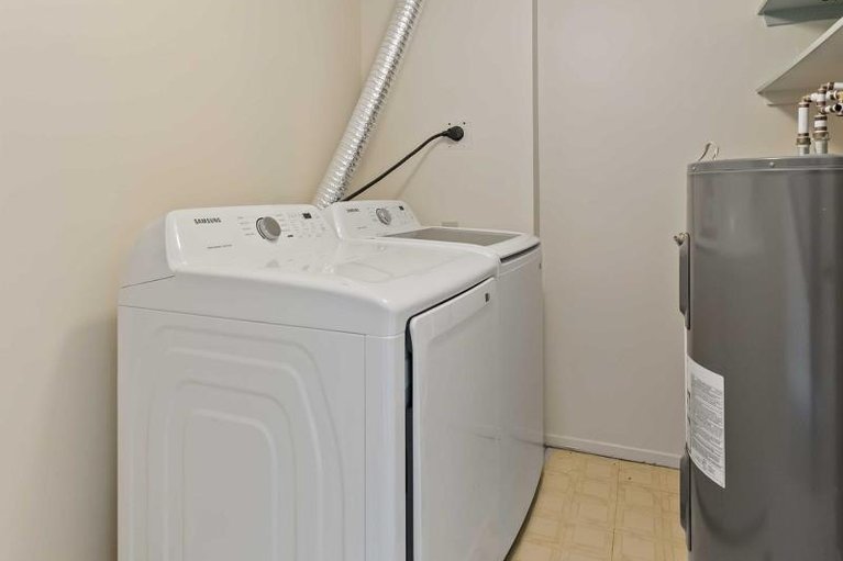 29514988/a-6643-bilberry-drive/convent-glen-north/ottawa/ontario/K1C4N5_24