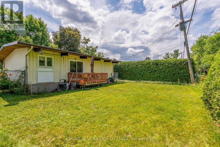 28589619/941-cromwell-drive/riverside-park/ottawa/ontario/K1V6K3_25